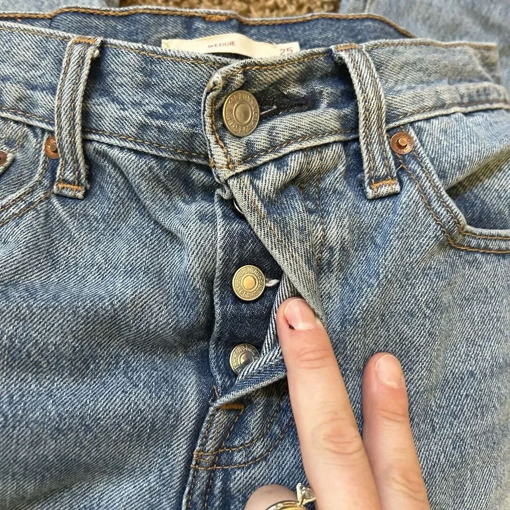 Levi's Wedgie‎ Premium WOmen's 25 Icon Fit Jeans Shut Up 22861-0036